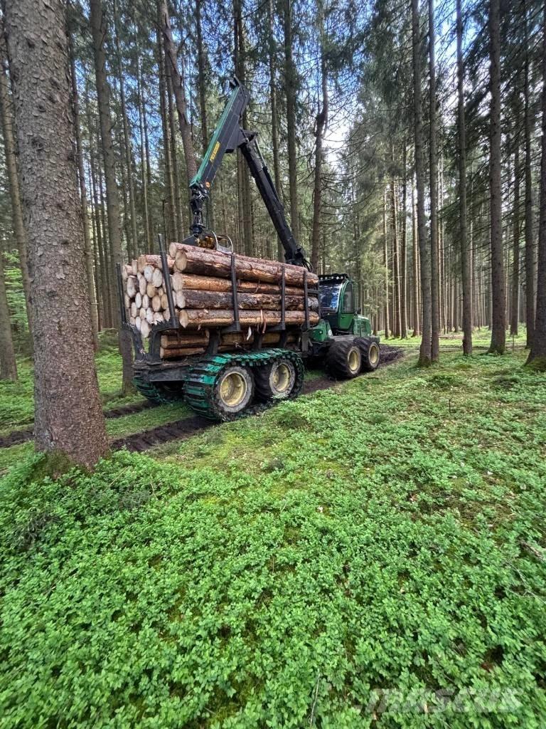 John Deere 1110E Μεταφορείς ξυλείας