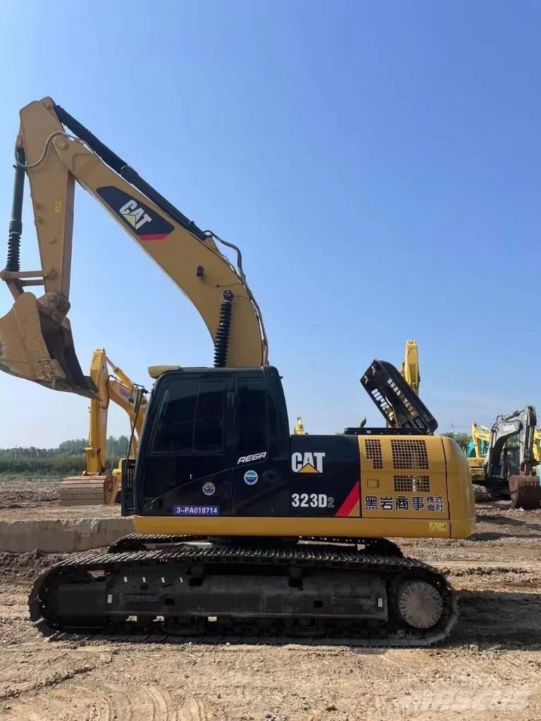CAT 323 D Εκσκαφείς με ερπύστριες