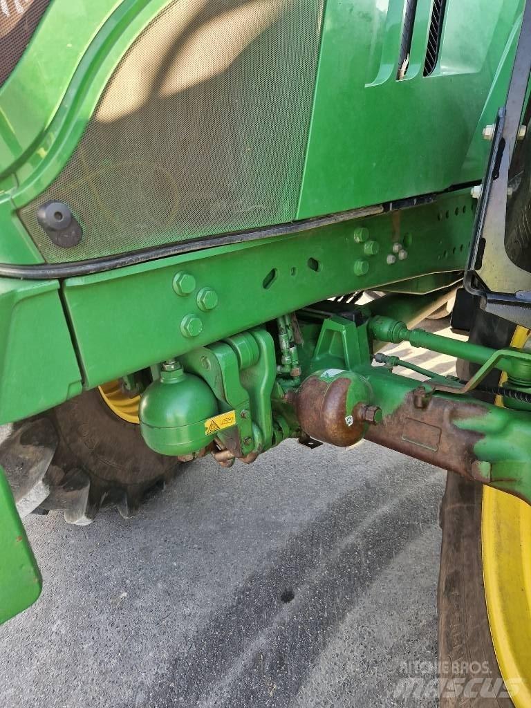 John Deere 6215 R Τρακτέρ