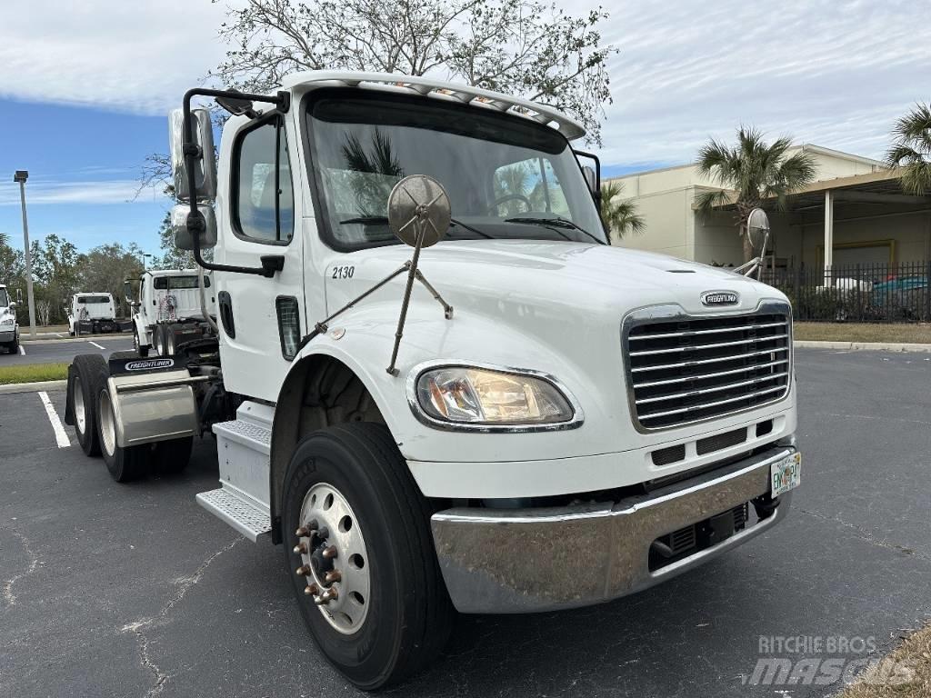 Freightliner M2 Τράκτορες