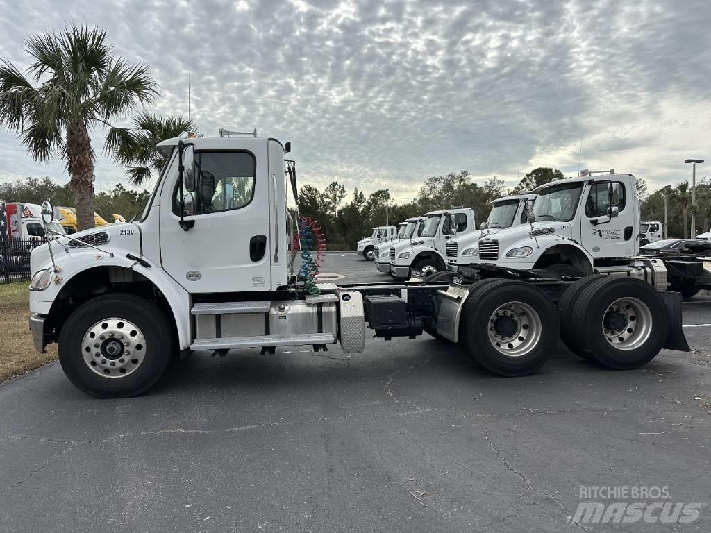 Freightliner M2 Τράκτορες