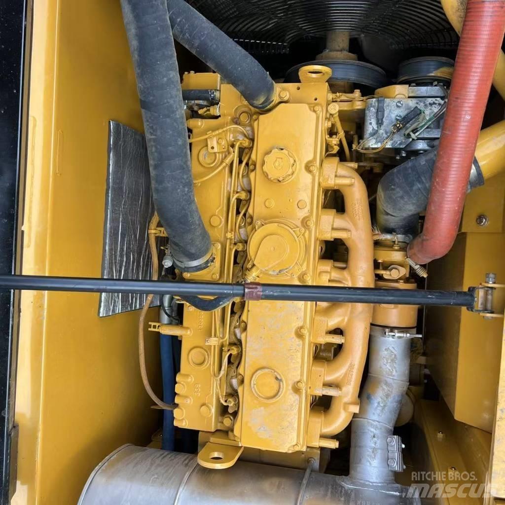 CAT 320 D2 Εκσκαφείς με ερπύστριες
