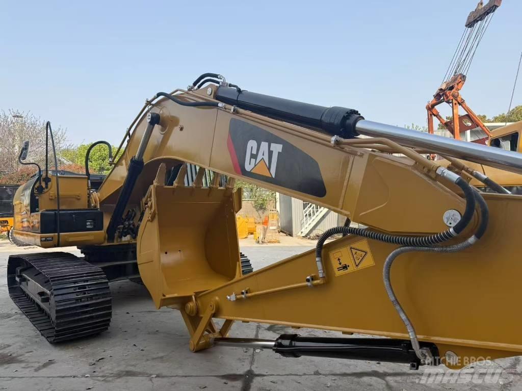 CAT 320 D2 Εκσκαφείς με ερπύστριες
