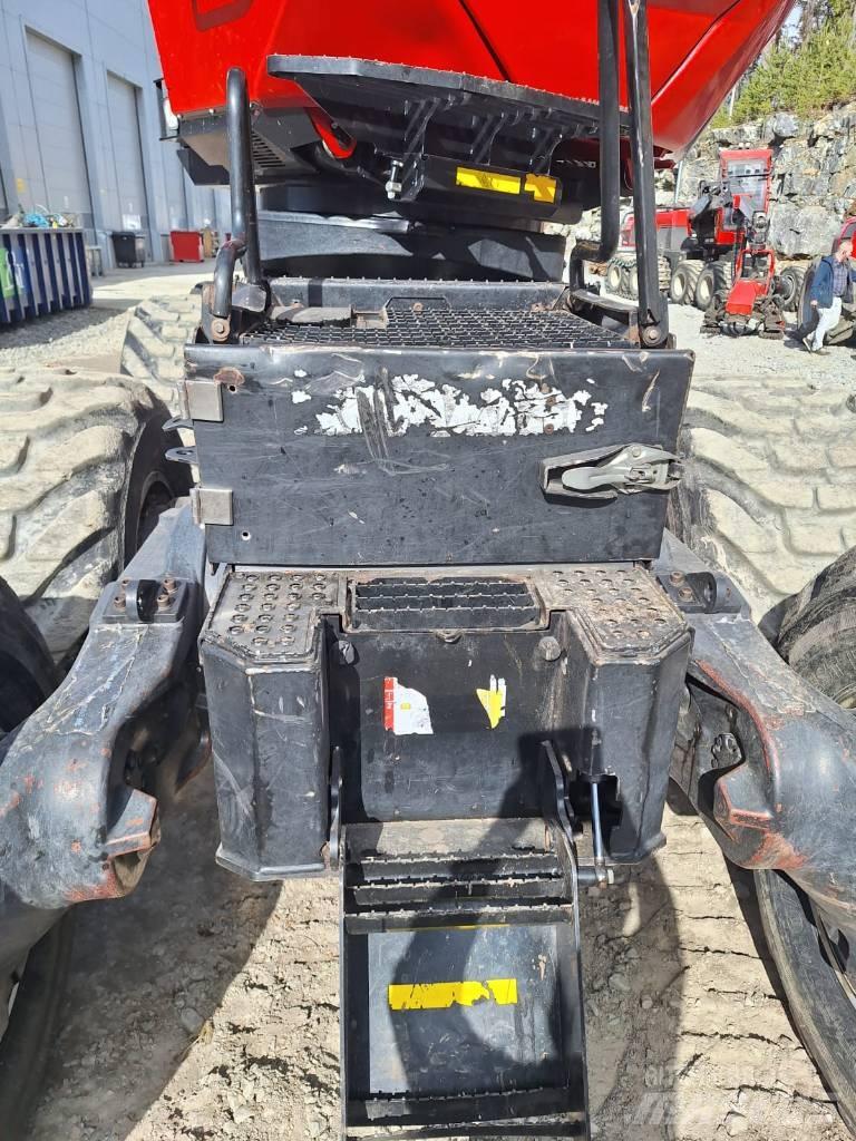 Komatsu 931 XC Θεριζοαλωνιστικές μηχανές