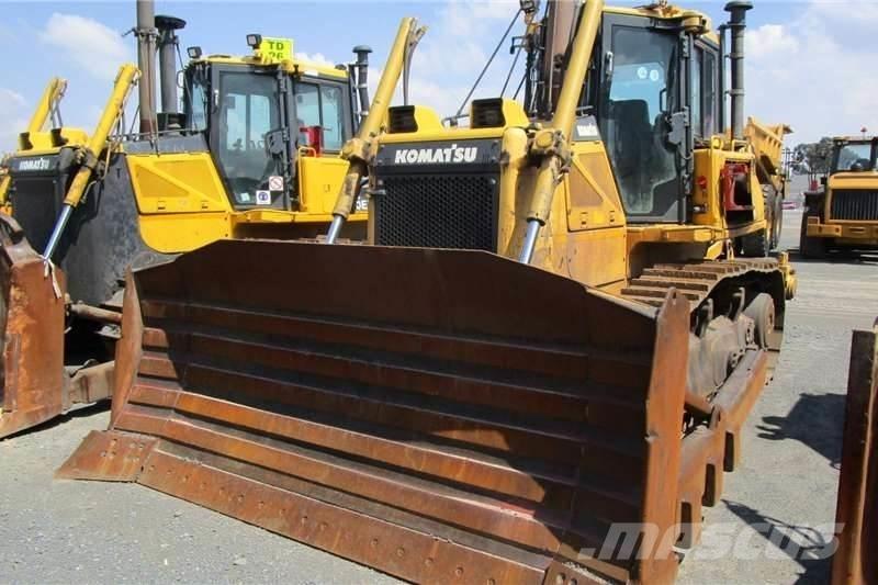 Komatsu D65 EX-16 Μπουλντόζες με ερπύστριες