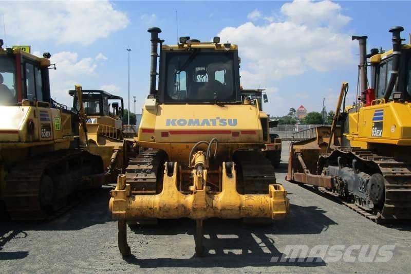 Komatsu D65 EX-16 Μπουλντόζες με ερπύστριες