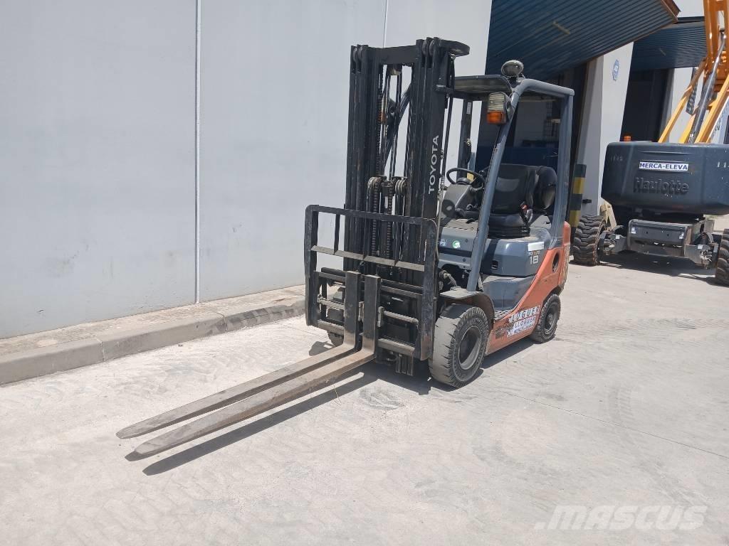 Toyota D02-8FG18 Περονοφόρα ανυψωτικά κλαρκ με φυσικό αέριο LPG