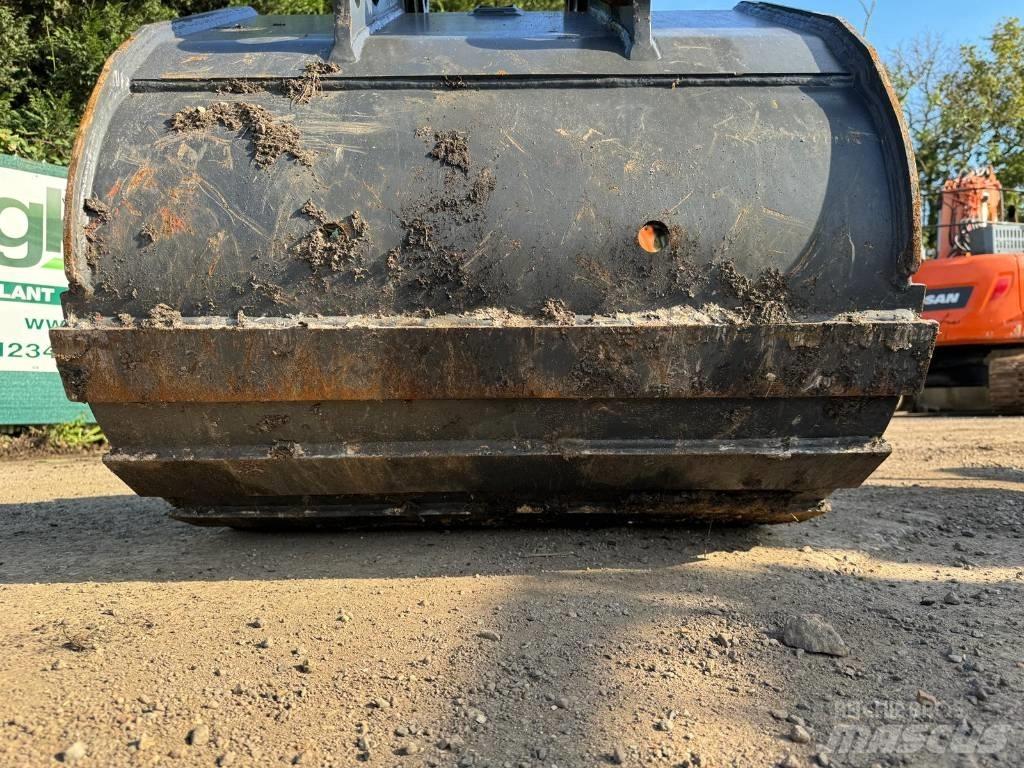 Doosan DX 140 LC Κουβάδες