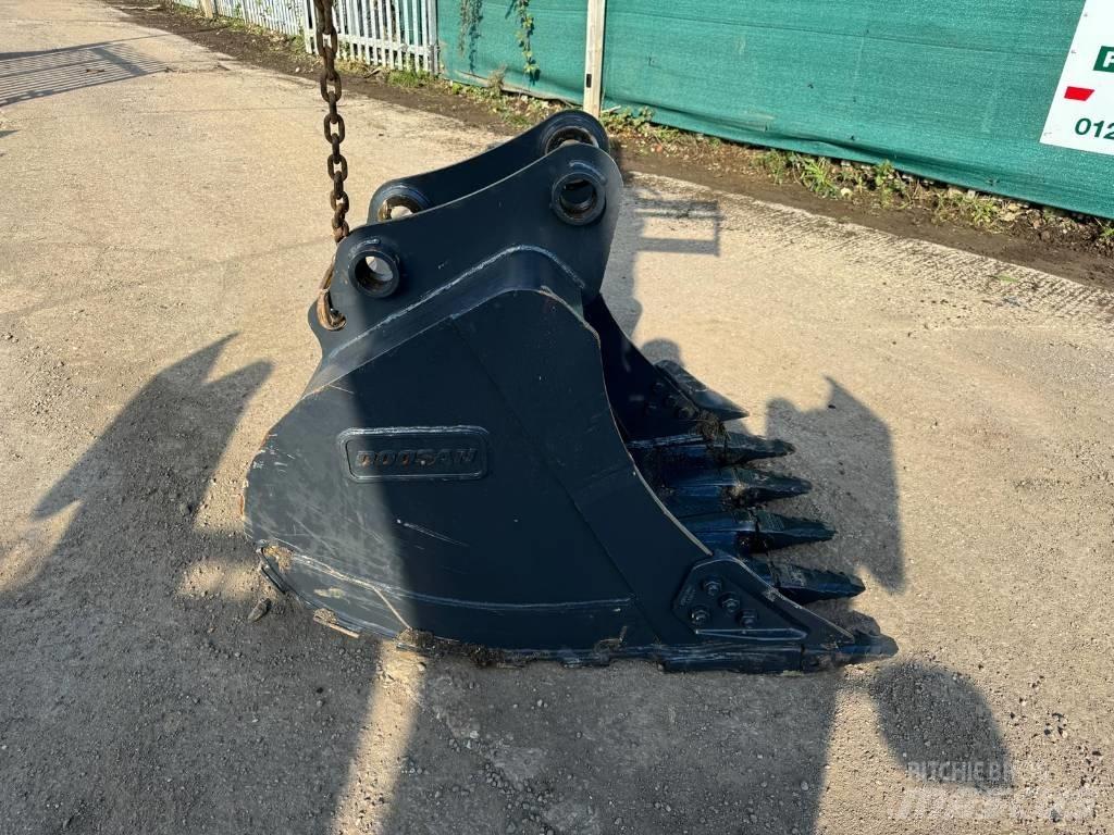 Doosan DX 140 LC Κουβάδες