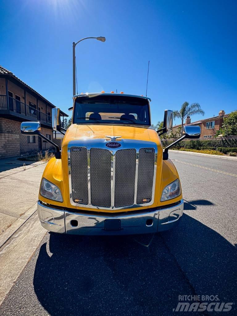 Peterbilt 579 Φορτηγά Ανατροπή