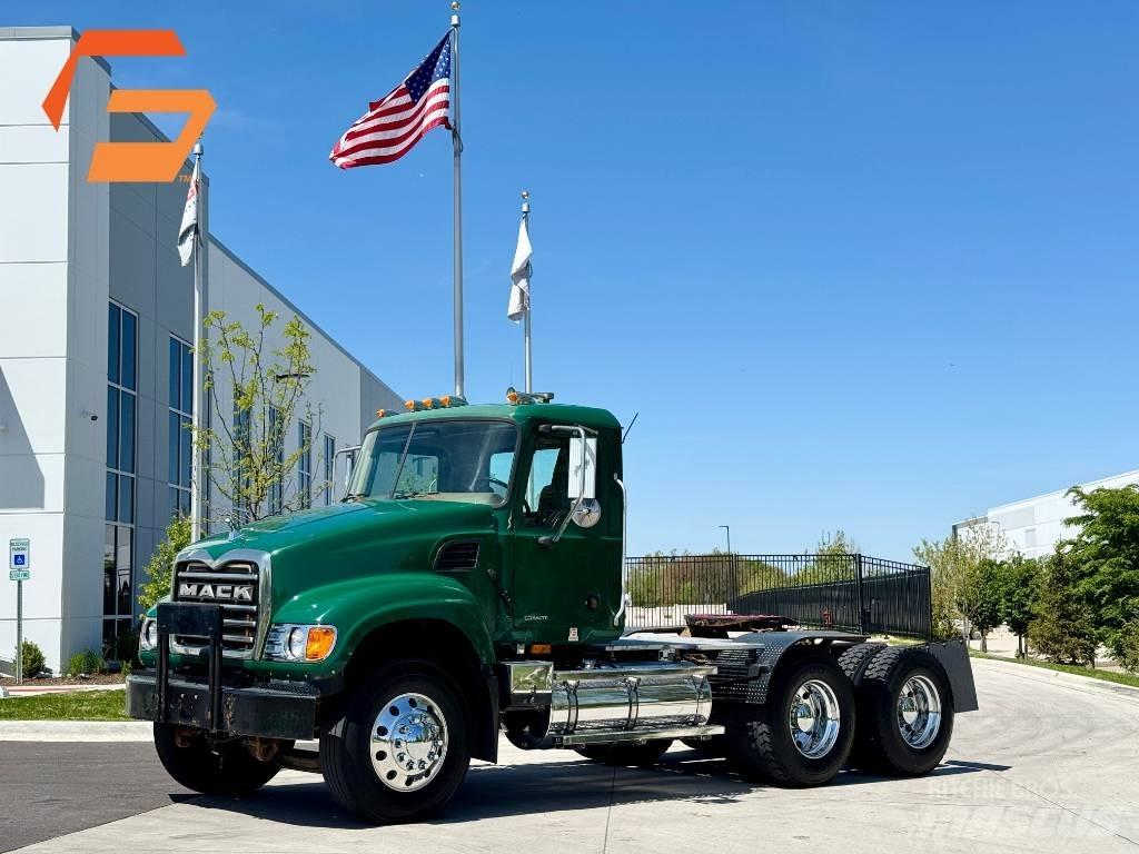 Mack Granite CV713 Τράκτορες