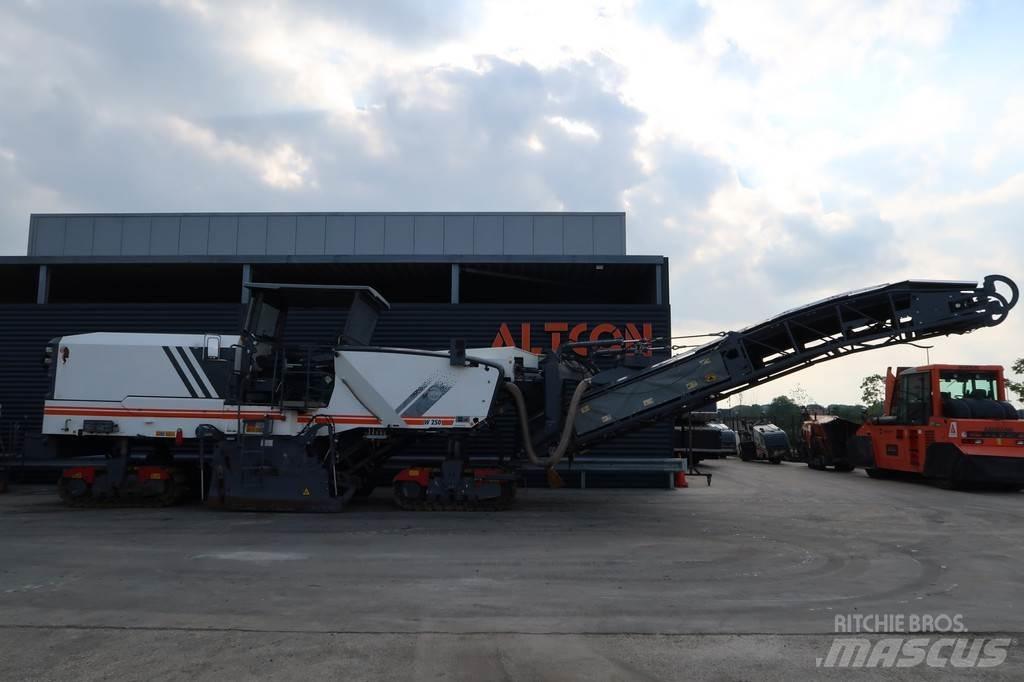Wirtgen W 250 Επεξεργασίας επίστρωσης ασφάλτου