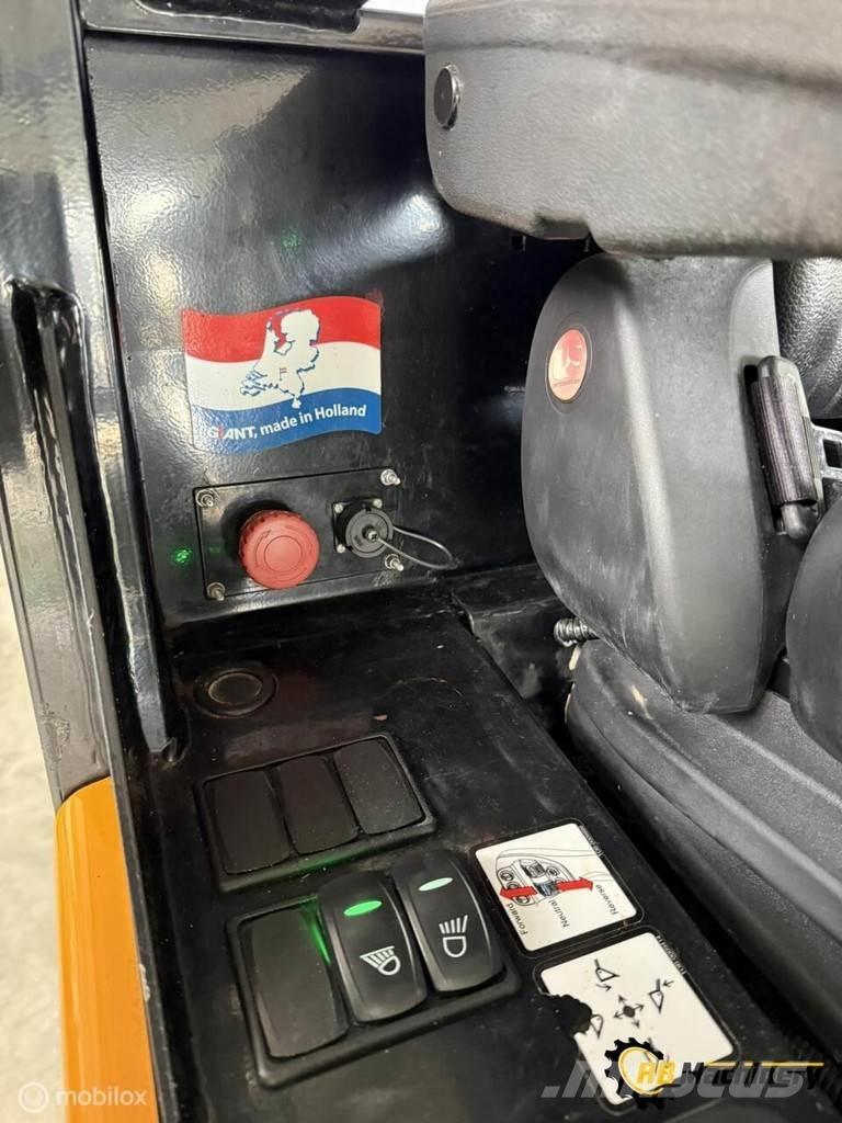 GiANT G2200E Φορτωτές με λάστιχα (Τροχοφόροι)