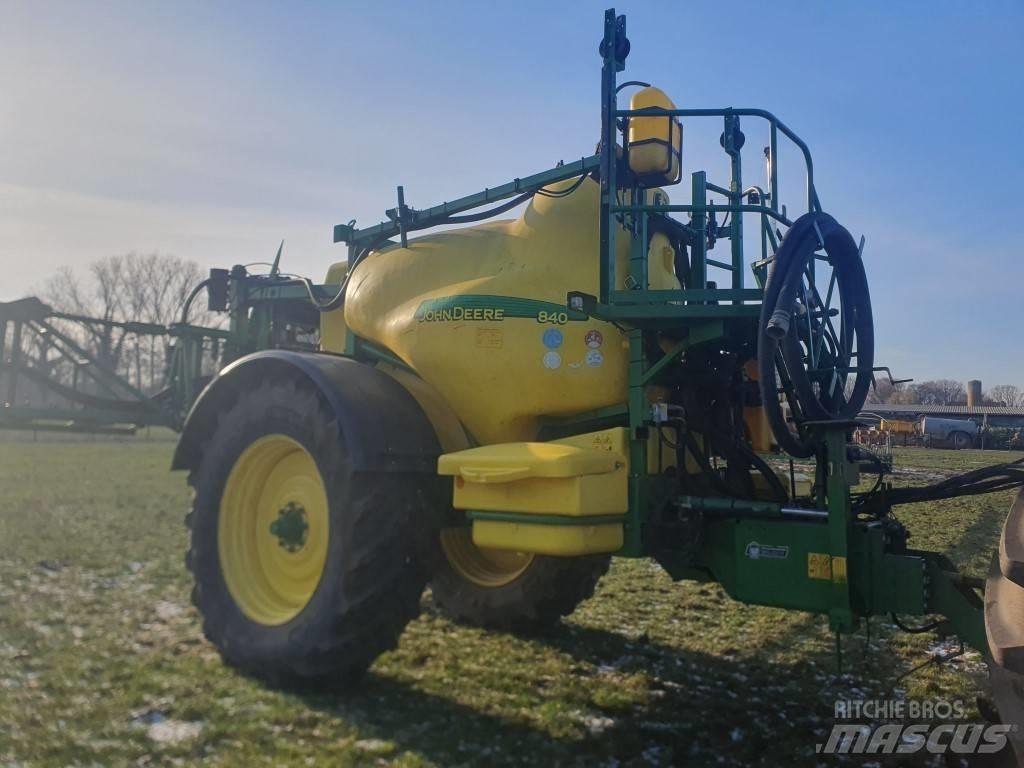John Deere 840 Ρυμουλκούμενα ψεκαστικά