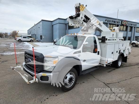 Altec AT40M Εναέριες πλατφόρμες τοποθετημένες σε φορτηγό