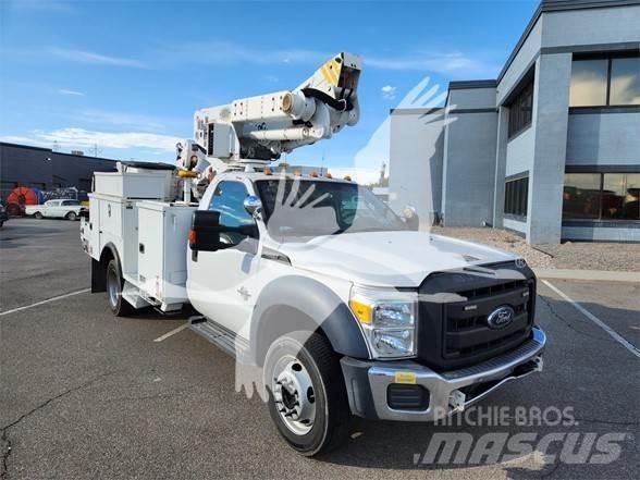 Altec AT40M Εναέριες πλατφόρμες τοποθετημένες σε φορτηγό