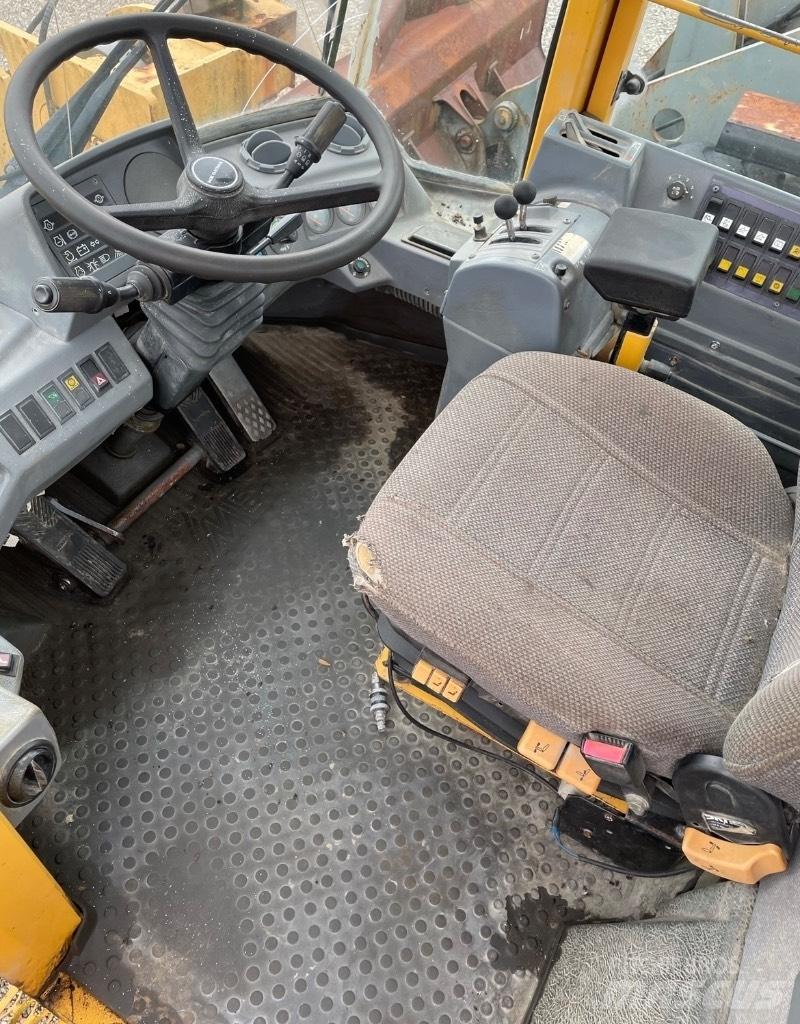 Volvo L120C Φορτωτές με λάστιχα (Τροχοφόροι)