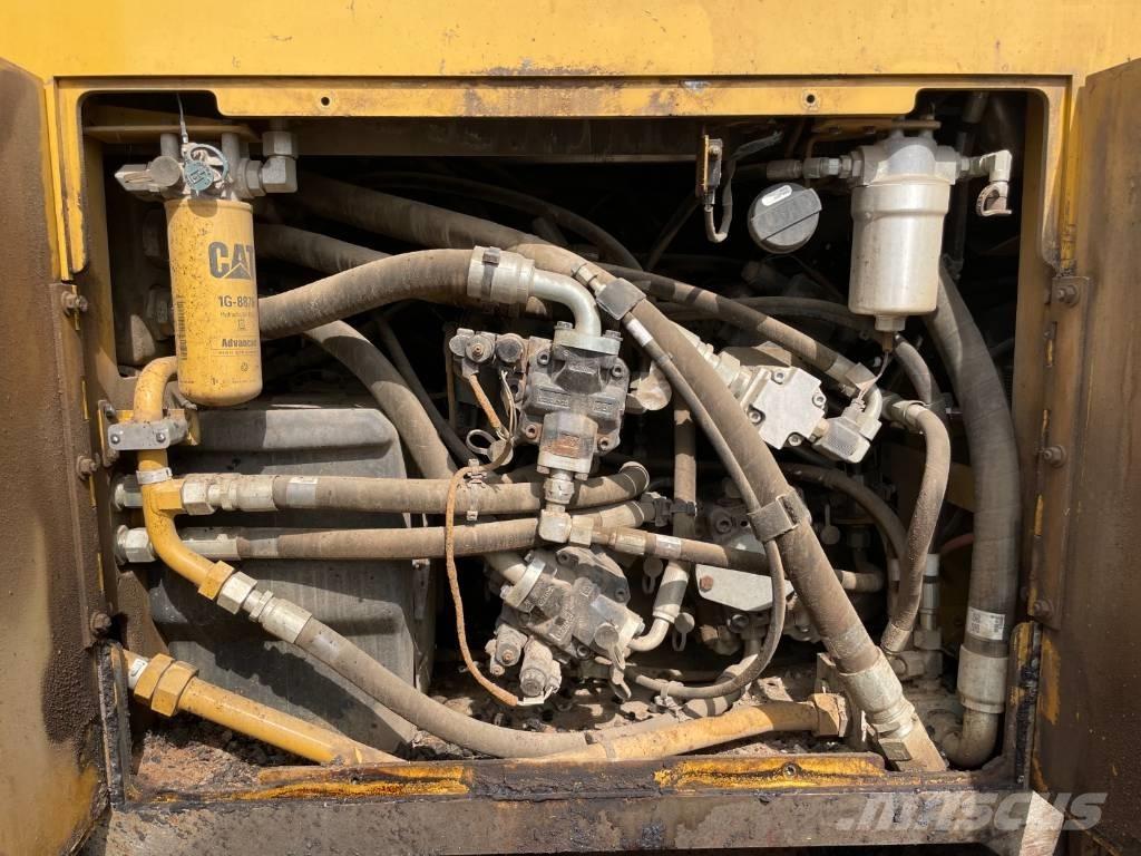 CAT AP555F Επίστρωση ασφάλτου