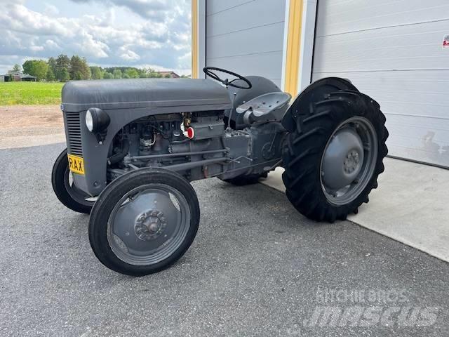 Massey Ferguson ted Τρακτέρ