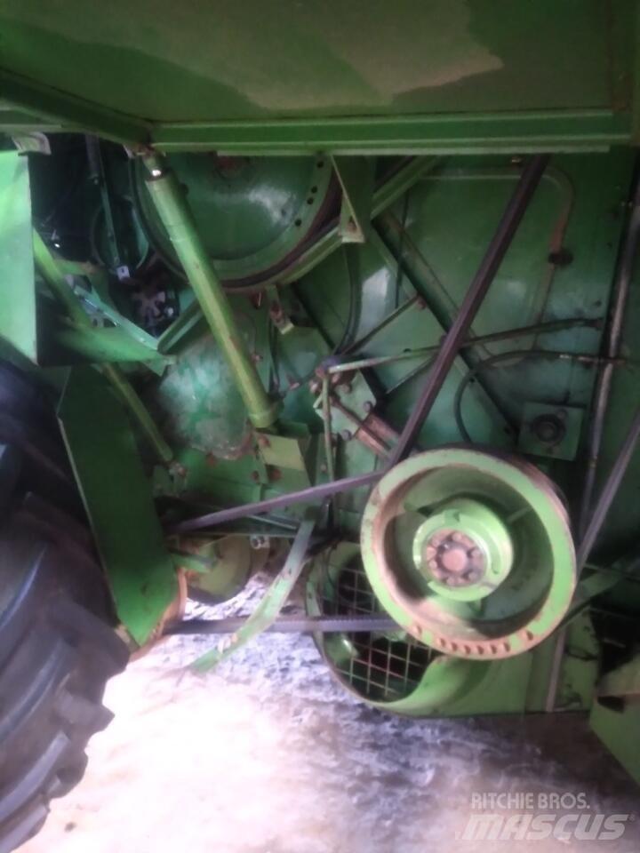 John Deere 1065 Θεριζοαλωνιστικές μηχανές