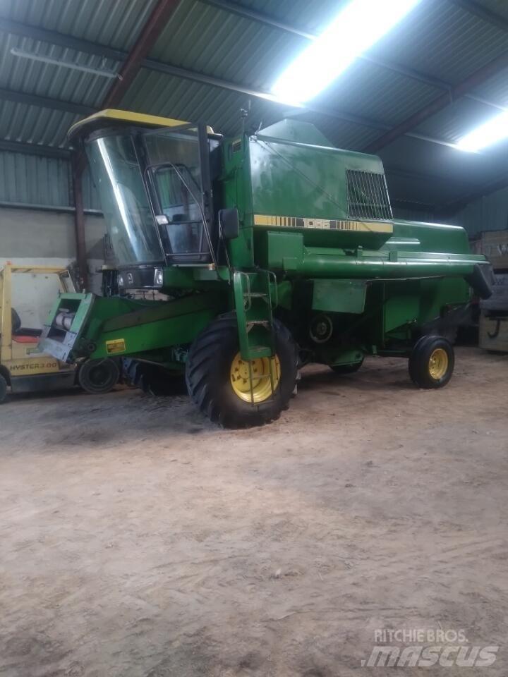 John Deere 1065 Θεριζοαλωνιστικές μηχανές