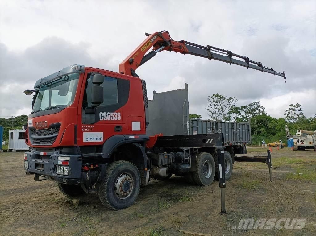 Iveco Trakker 410 Φορτηγά με Γερανό