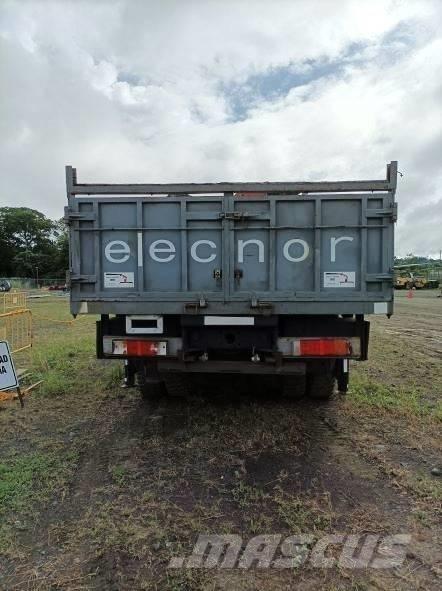 Iveco Trakker 410 Φορτηγά με Γερανό
