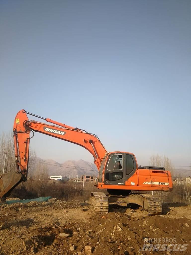 Doosan DX 225 Εκσκαφείς με ερπύστριες