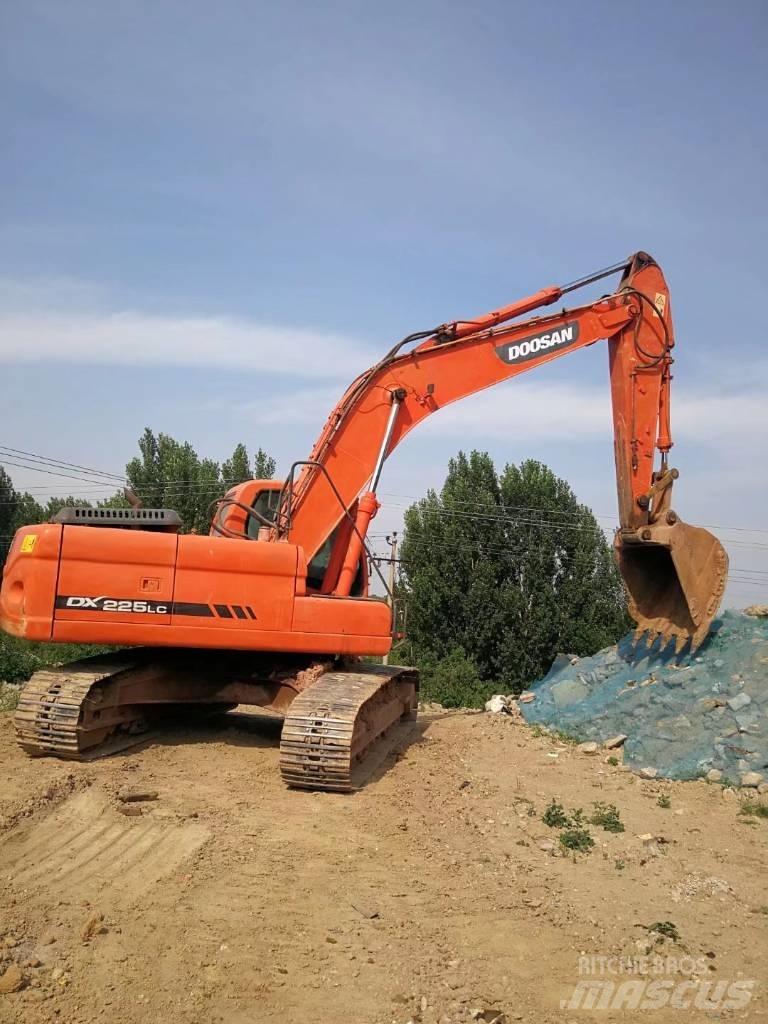 Doosan DX 225 Εκσκαφείς με ερπύστριες
