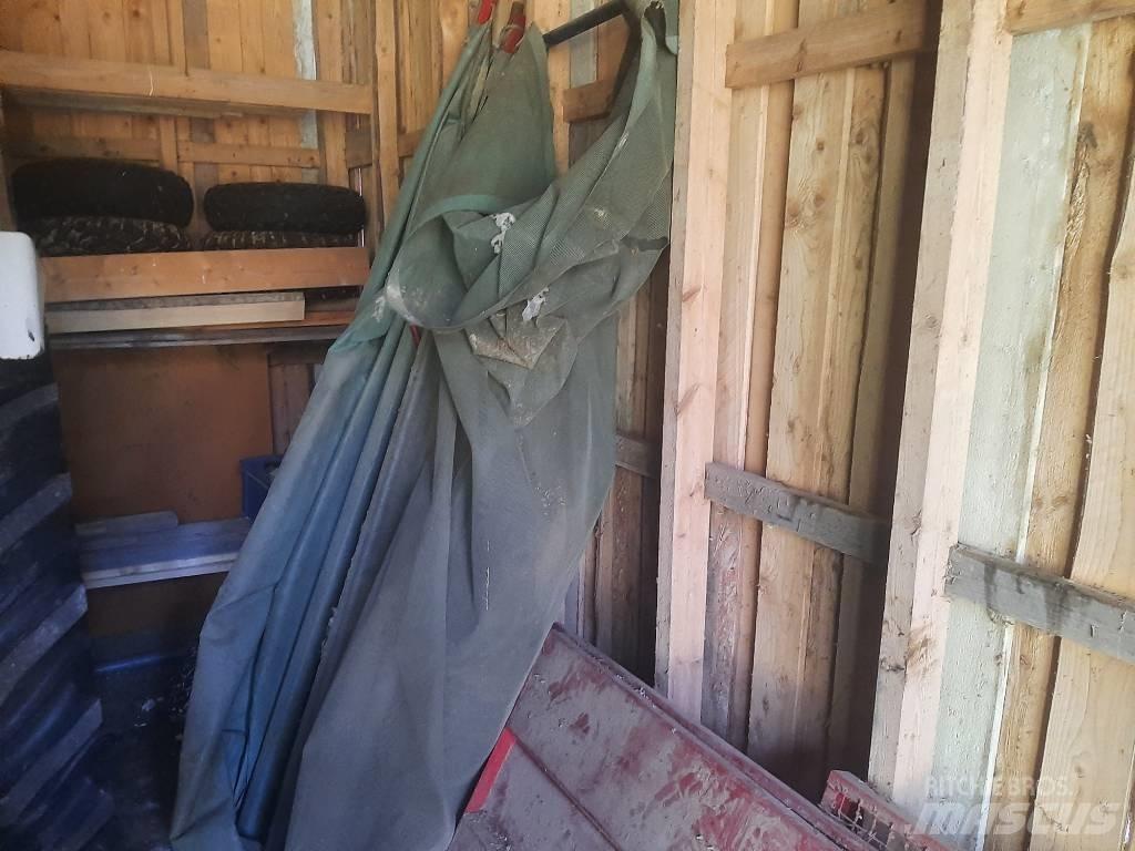 Tuhti Rehulaidat M90 Λοιπές ρυμούλκες