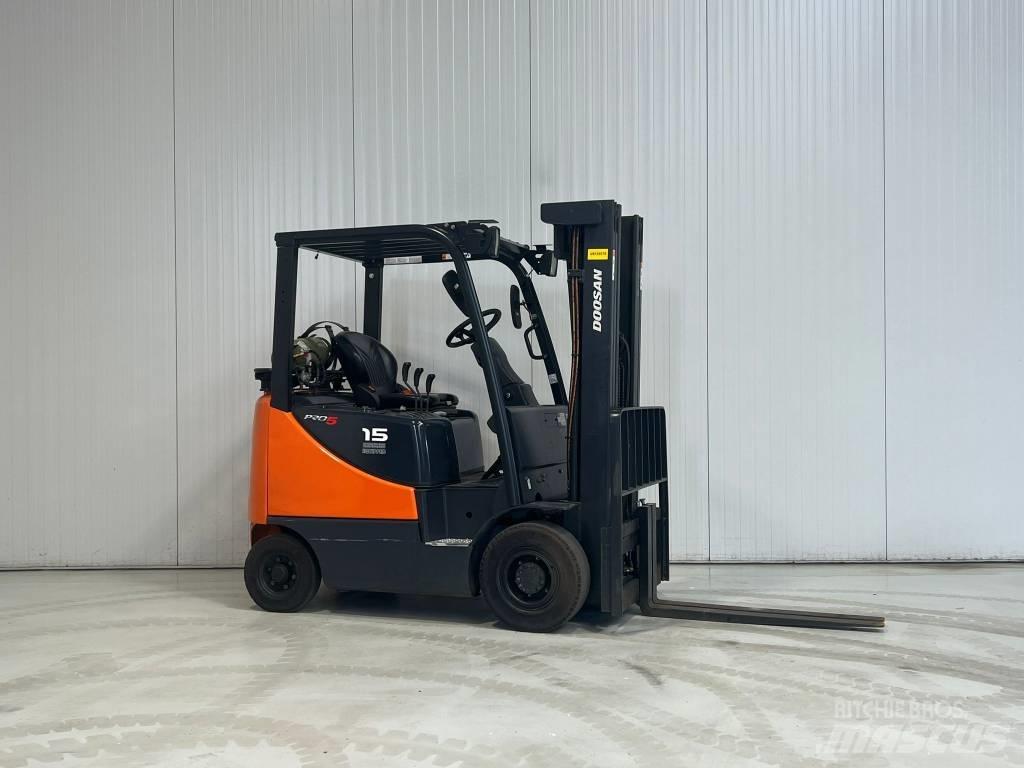 Doosan G15S-5 Περονοφόρα ανυψωτικά κλαρκ με φυσικό αέριο LPG