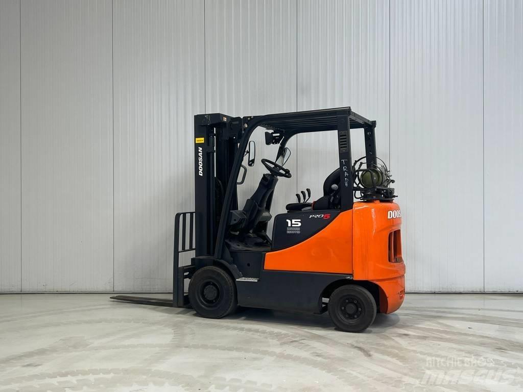 Doosan G15S-5 Περονοφόρα ανυψωτικά κλαρκ με φυσικό αέριο LPG