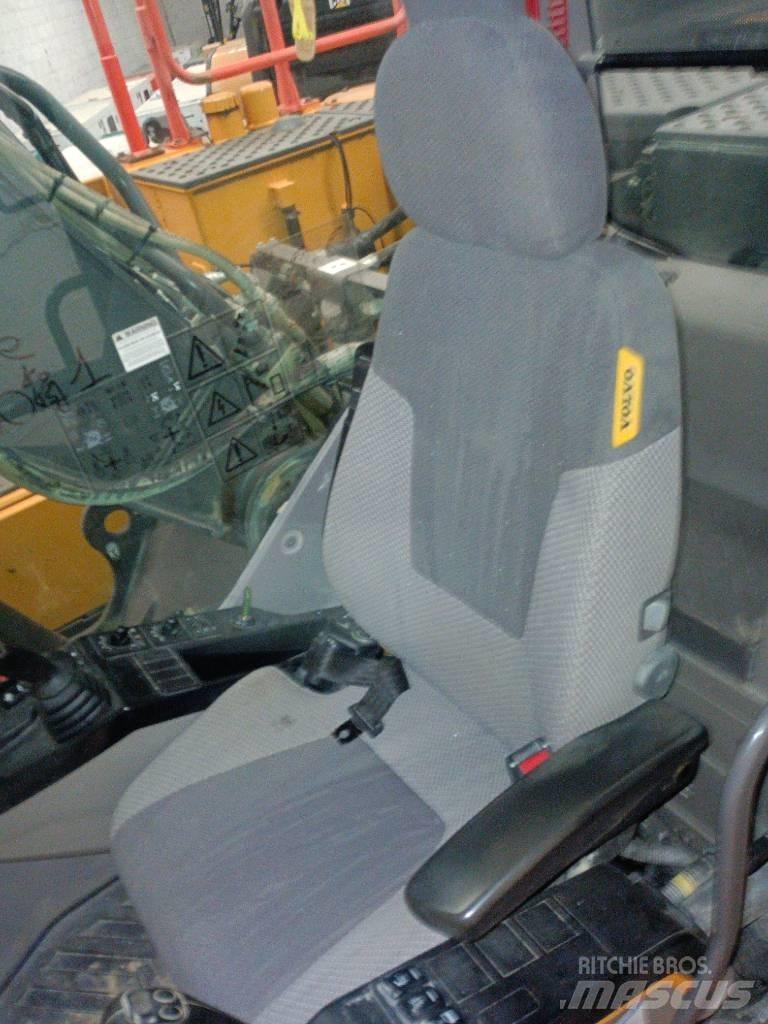 Volvo EC 220 E Εκσκαφείς με ερπύστριες