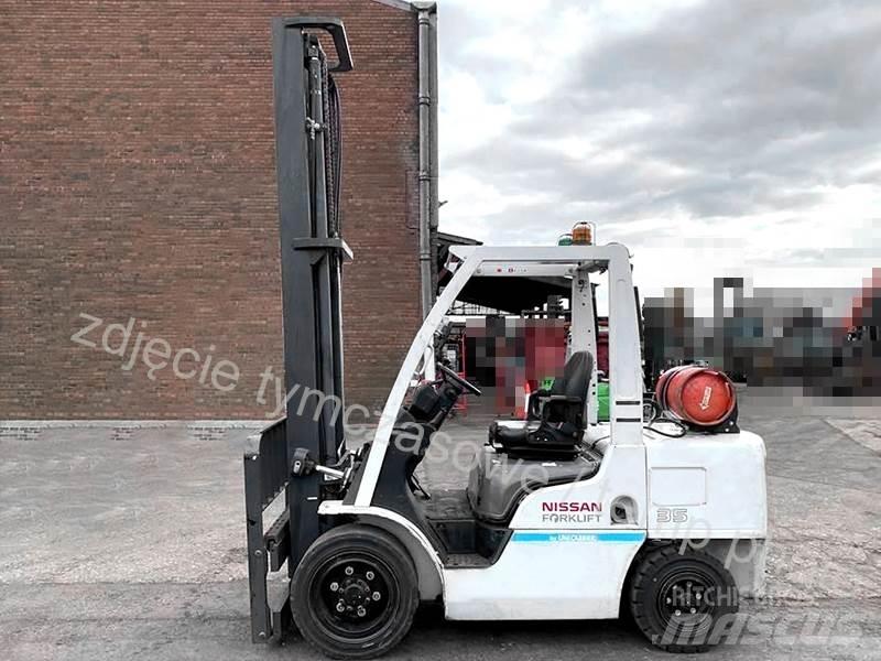 Nissan UG1F2A35DU Περονοφόρα ανυψωτικά κλαρκ με φυσικό αέριο LPG