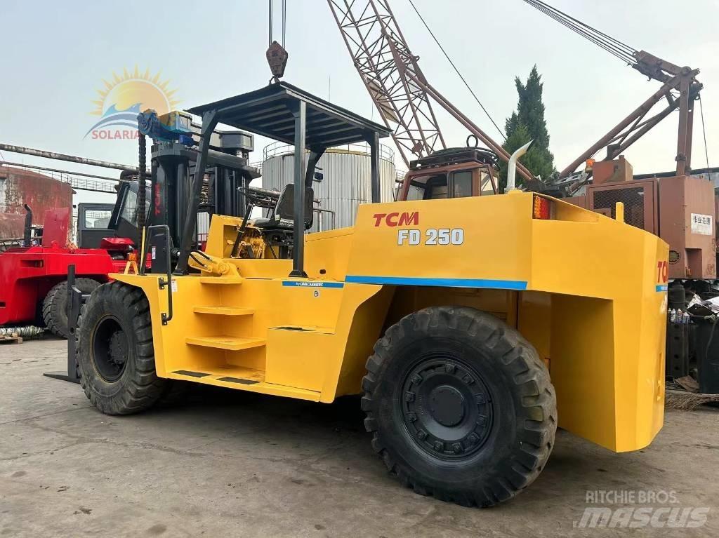 TCM FD 250 Πετρελαιοκίνητα Κλαρκ