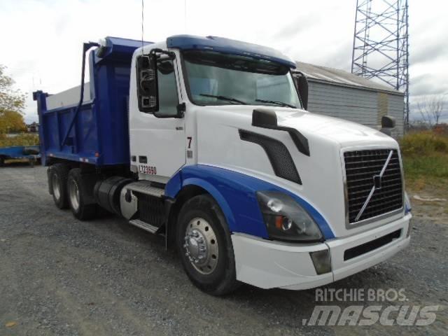 Volvo VNL Φορτηγά Ανατροπή