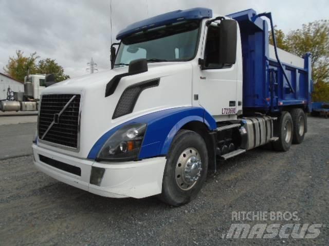 Volvo VNL Φορτηγά Ανατροπή