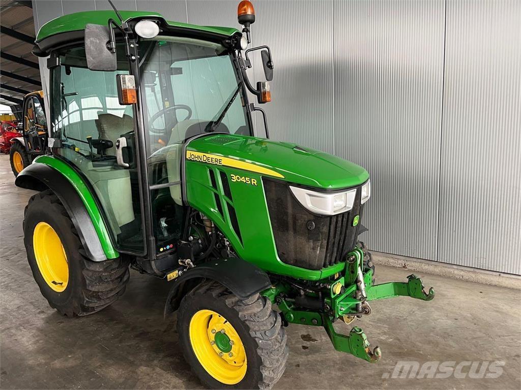 John Deere 3045 R Τρακτέρ