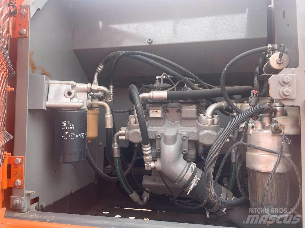 Hitachi ZX 200 Εκσκαφείς με ερπύστριες
