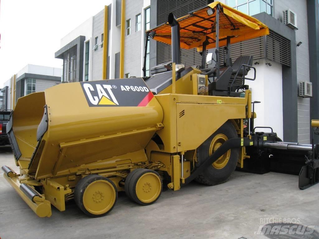 CAT AP 600 D Επίστρωση ασφάλτου