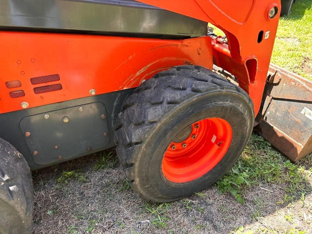 Kubota SSV 75 Φορτωτάκια