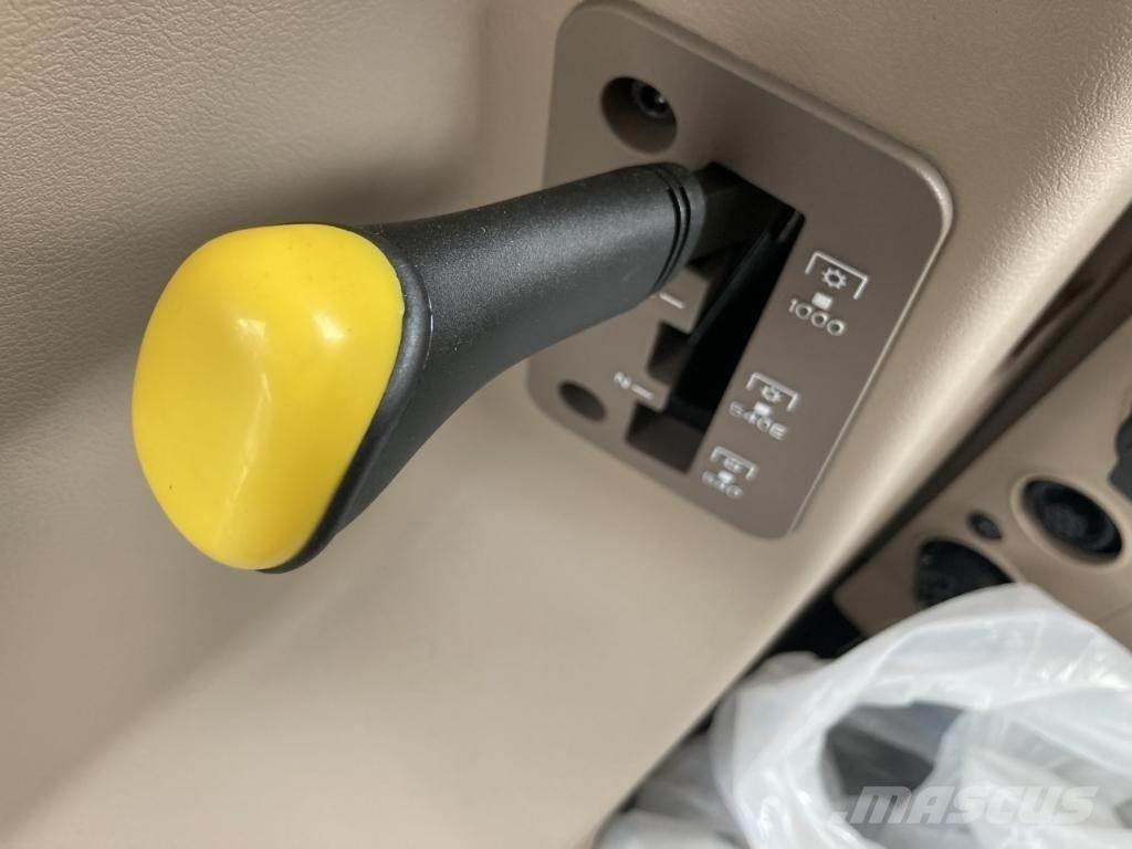 John Deere 6M240 Τρακτέρ