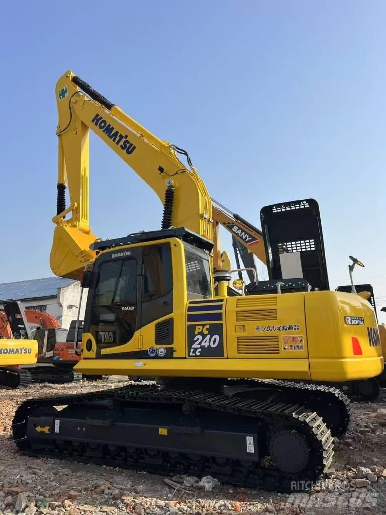 Komatsu 240 LC-8 Εκσκαφείς με ερπύστριες