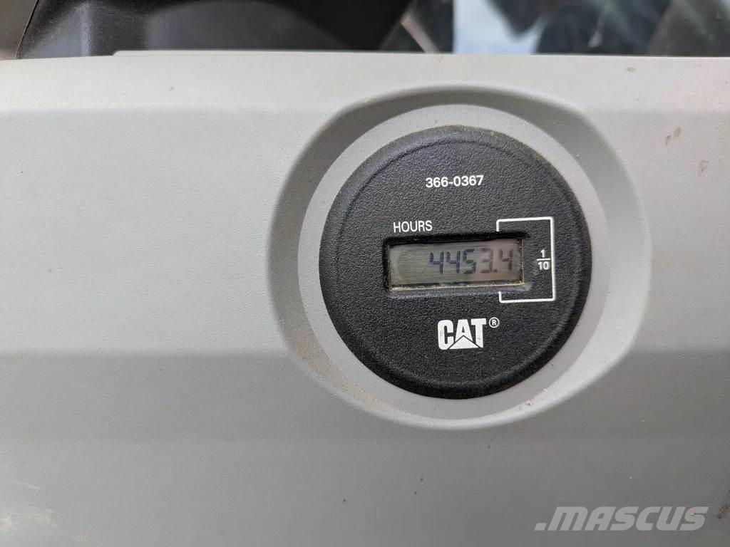 CAT 374F Εκσκαφείς με ερπύστριες