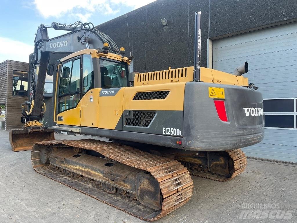 Volvo EC250DL Εκσκαφείς με ερπύστριες