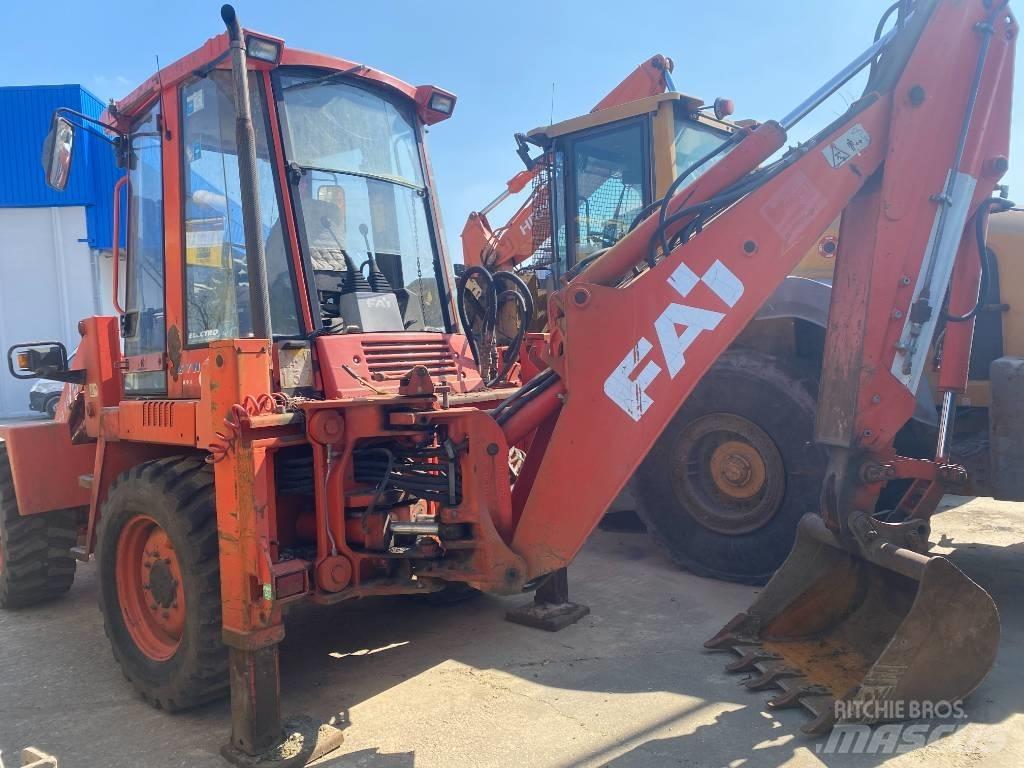 Fai KOMATSU 698 Εκσκαφείς Φορτωτές τύπου JCB