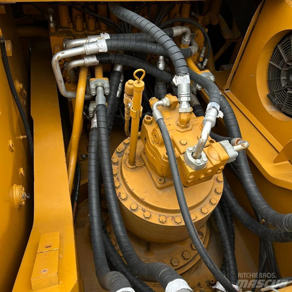 CAT 330D2 Εκσκαφείς με ερπύστριες
