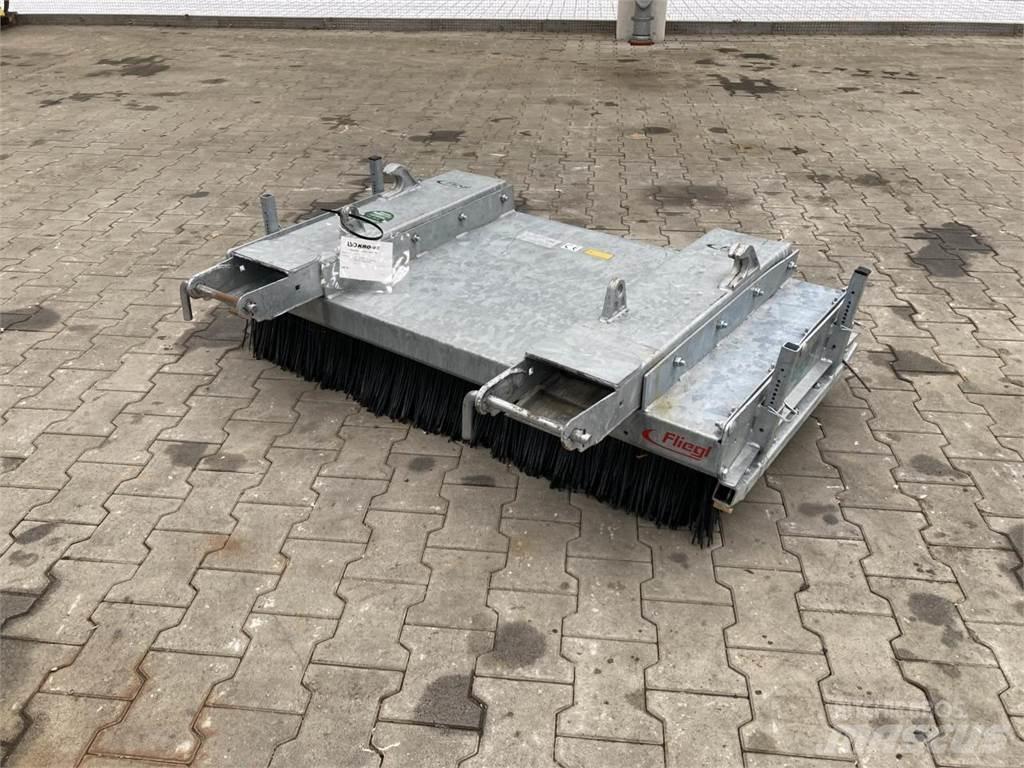 Fliegl Löwe 1,50m Σκούπες