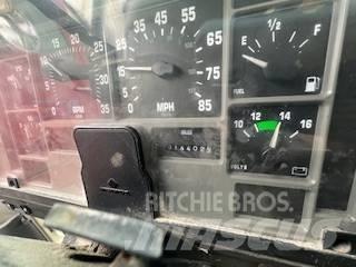 International 4700 Φορτηγά Kαρότσα με ανοιγόμενα πλαϊνά