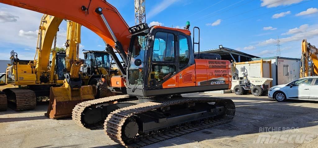 Doosan DX 225 Εκσκαφείς με ερπύστριες